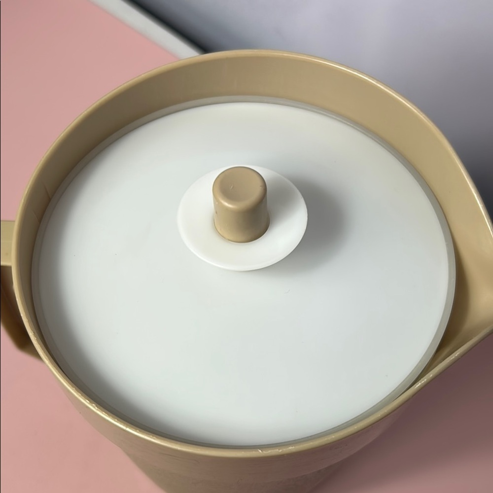 Tupperware Pitcher Tan White - Picture 2 of 7